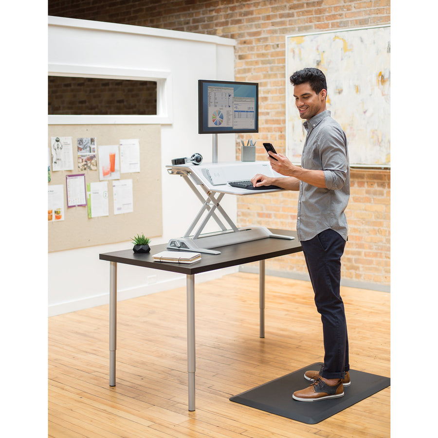 Image of Fellowes® Lotus Dx Sit-Stand Workstation, 32.75" X 24.25" X 5.5" To 22.5", Black