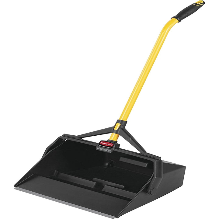 Image of Rubbermaid Commercial Products Debris Pan, Wet/Dry, 32 oz Cap, 16-7/8"x12"x29", 6/CT, Black