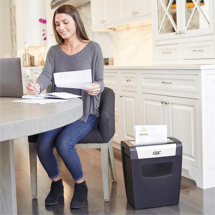 Image of GBC® Cross-cut Shredder, 6-gal Bin, 9-2/5"x14"x16", BK