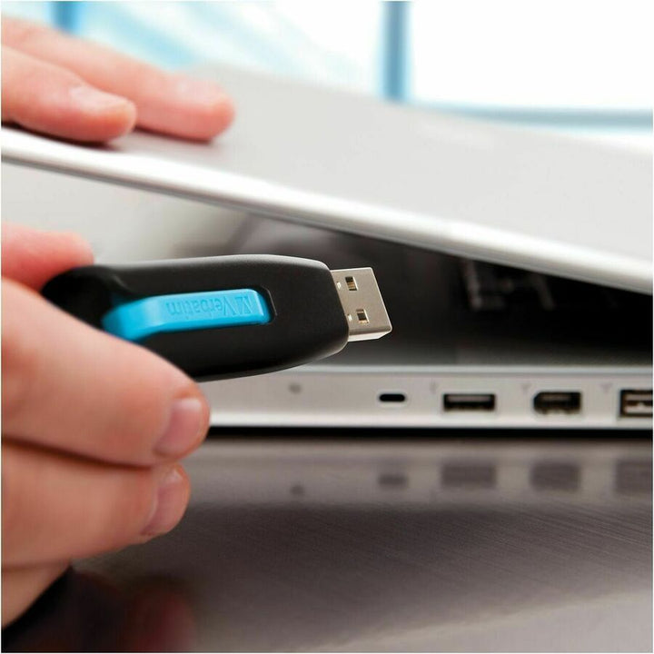 Image of Verbatim® Flash Drive, USB 3.0, V3, Store 'n' Go, 64GB,2/PK,RD/BE
