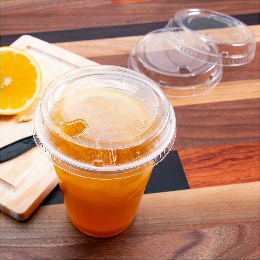 Image of Dart 626NSL 12-24 oz PET Strawless Lid, Clear, 4" Diameter, Polyethylene Terephthalate (PET), Clear, 100 / Pack