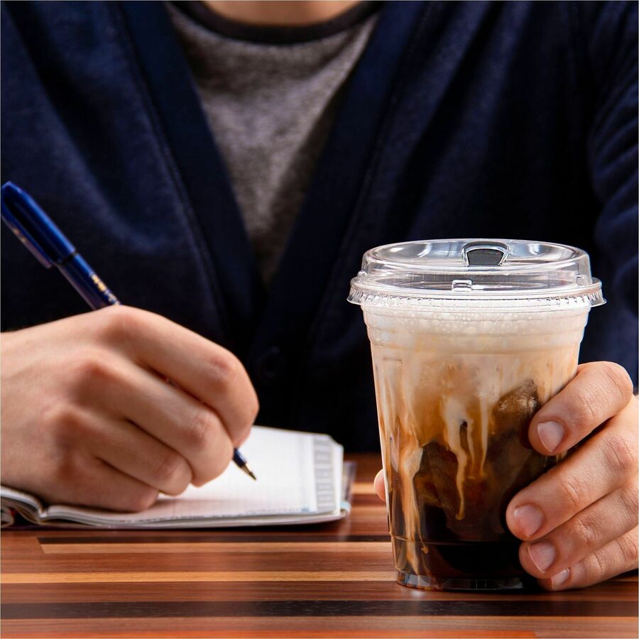 Image of Dart 626NSL 12-24 oz PET Strawless Lid, Clear, 4" Diameter, Polyethylene Terephthalate (PET), Clear, 100 / Pack
