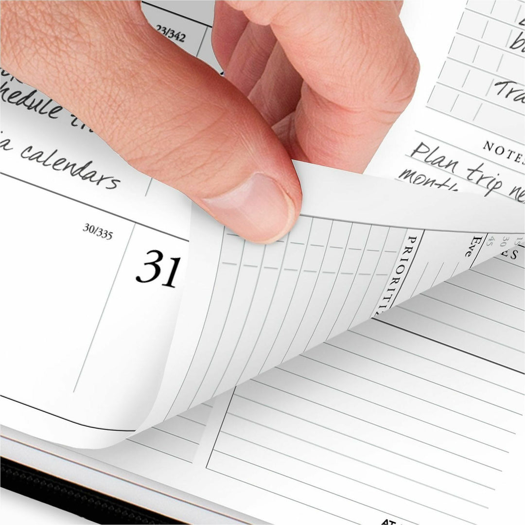 Image of AT-A-GLANCE® Exec Wkly/Mthly Zip Planner,12 Mth Jan-Dec,8-1/4"x10-7/8",BK