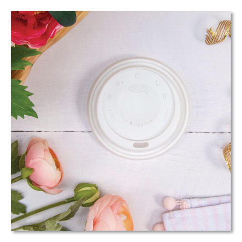 Image of SOLO® 12EL Cappuccino Dome Sipper Lids, Fits 12 oz Hot Cups, Plastic, White, 1,000/Carton