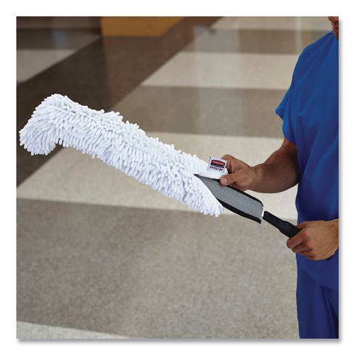 Image of Rubbermaid® Commercial HYGEN FGQ85200WH00 Hygen Quick-Connect Flexible Dusting Wand, 28.38" Handle