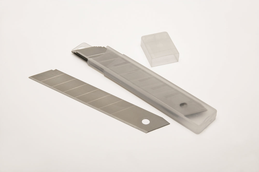 Image of SKILCRAFT® Replacement Blades for Standard-Duty Utility Knife 5110-01-621-5255, 18mm Blades, 8 Point