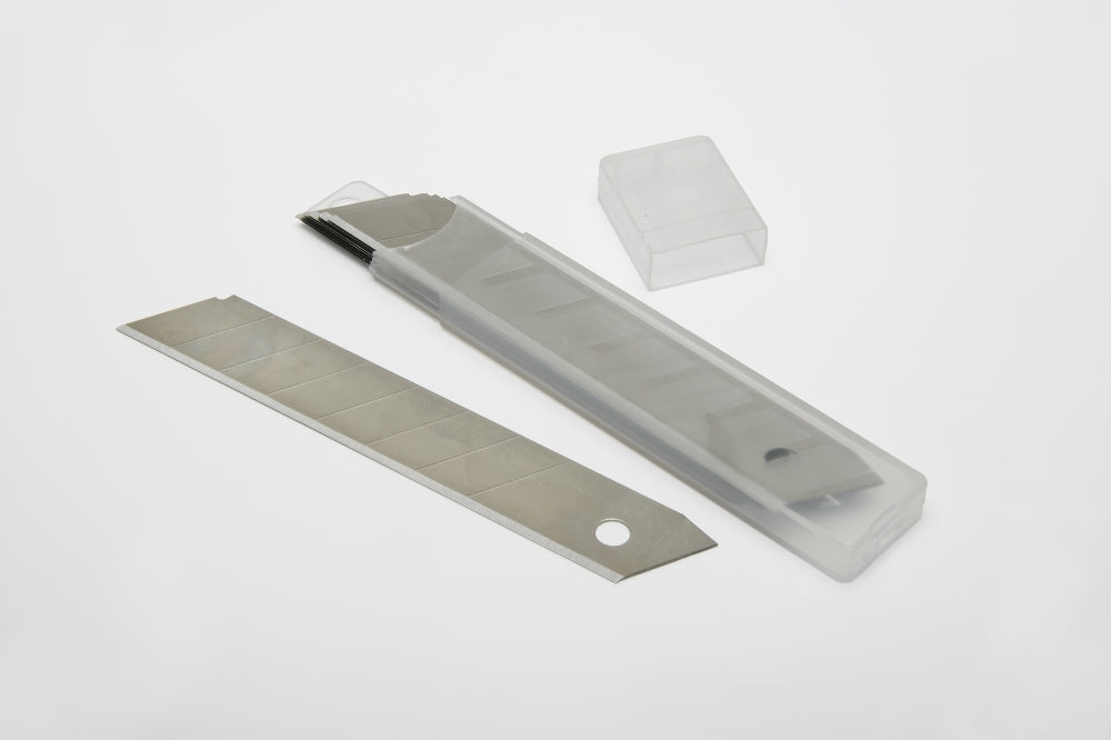Image of SKILCRAFT® Replacement Blades for Utility Knife 5110-01-621-5252 & 5110-01-621-5256, 18mm Snap Off Blades, 8 Point, 10/Package, Case of 12 Packages