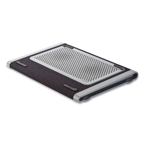 Image of Targus® AWE81US Chill Mat Plus With 4-Port Hub, Black