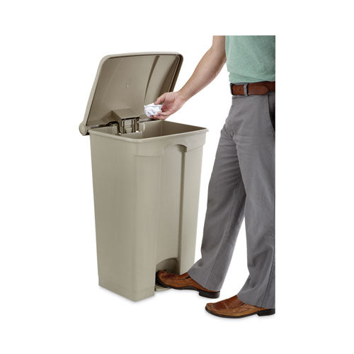 Image of Safco® 9923TN Large Capacity Plastic Step-On Receptacle, 23 gal, Plastic, Tan