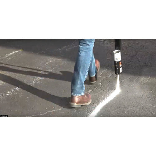 Image of Rust-Oleum® 203030V Industrial Choice M1600 System Solvent-Based Precision Line Marking Paint, Flat White, 17 oz Aerosol Can, 12/Carton